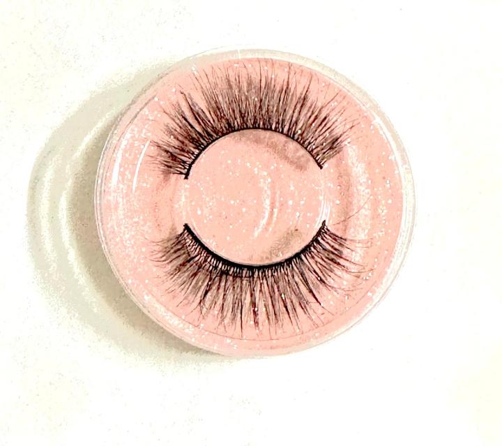 False%20Eye%20Lashes%20Suitable%20for%20all%20Eyes,%20Comfortable%20&%20Soft,%20Reuse-able%20if%20Handled%20with%20Care.%20Design%20is%20Generic%20and%20Unique%20way%20to%20fit%20all%20eyes%20-%20Image%202