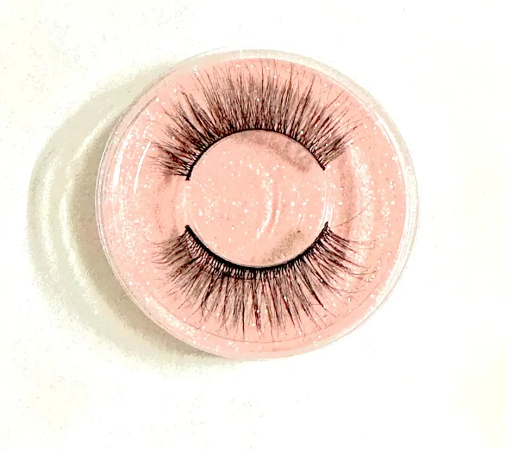 A%20New%20Design%20False%20Eye%20Lashes%20Suits%20all%20Eyes,%20Comfortable%20&%20Soft%20on%20Eyes,%20Reuse-able%20if%20Handle%20with%20Care.%20Design%20is%20Generic%20and%20Unique%20-%20Image%202