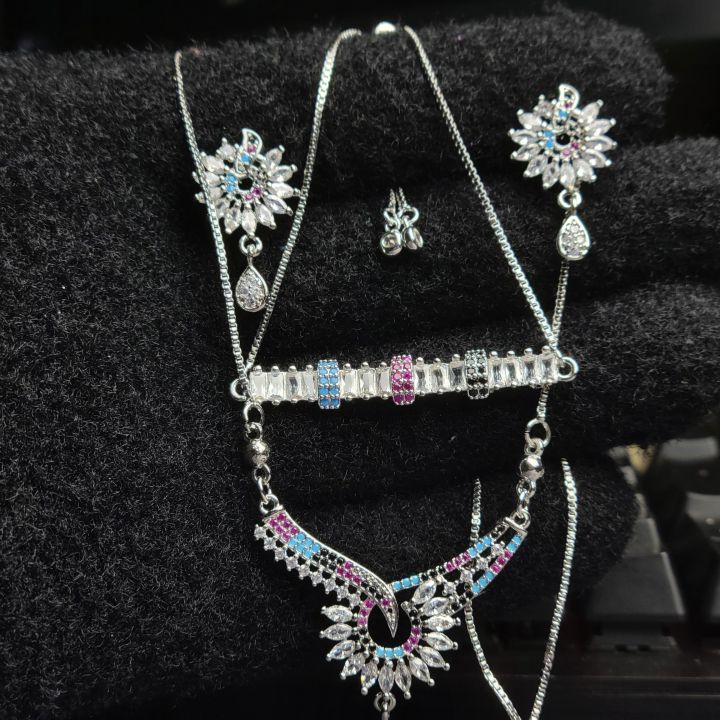 Radiant%20Blossom%20Jewelry%20Set%20%E2%80%93%20Necklace,%20Earrings,%20and%20Bracelet%20-%20Image%208