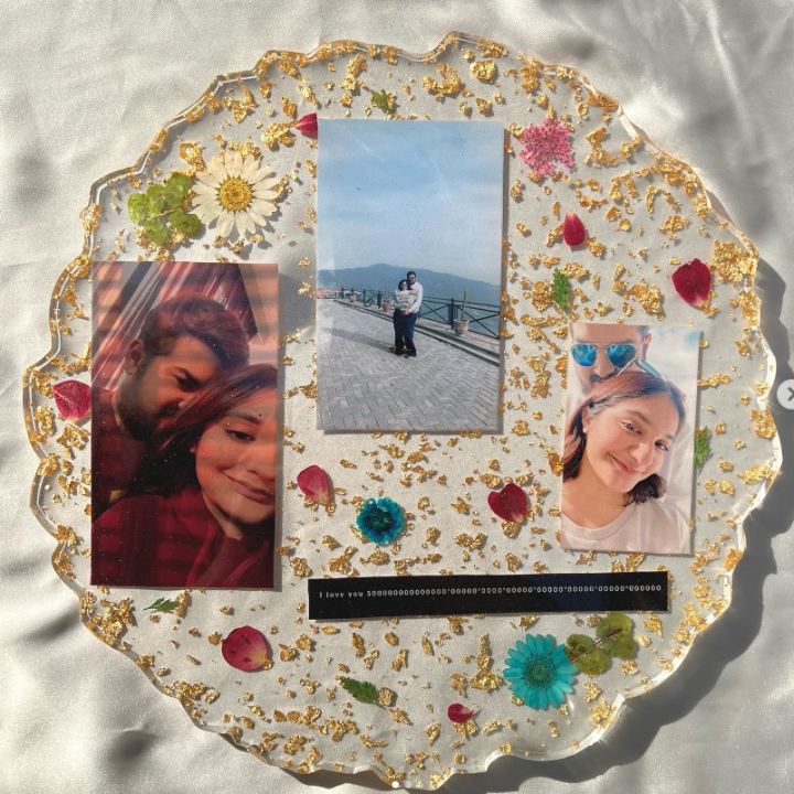 2 pcs -1x Resin picture frame with 1x stand - combination with golden foil- sizes available 5 inch, 6 inch 8 inch and 10 inches round- room decoration item- best for sending gift and frames