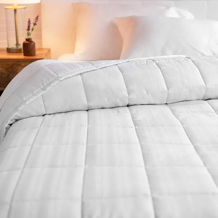 Summer%20Quilt%20150%20Gram%20Korean%20Fiber%20Filled%20Plush%20Duvet%20%20Comforter%20%20Razai%20-%20Beddy's%20Studio%20-%20Image%205