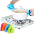 2 pcs Silicon pot holder - silicon oven mitts , heat resistant gloves , kitchen accessories anti slip baking mitts , silicon hot pot holders , best Kitchen tool. 