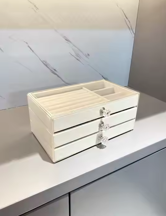 Three-Layer%20Jewelry%20Organizer%20Box%20for%20Women%20%E2%80%93%20Large%20Capacity%20Storage%20Case%20for%20Earrings,%20Rings,%20Necklaces,%20Bracelets%20%E2%80%93%20Imported%20Display%20Jewelry%20Holder%20-%20Image%206