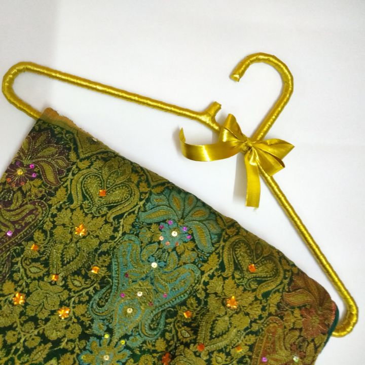 Pack%20of%206%20fancy%20hangers%20/%20hangers%20for%20bridal%20dresses%20/%20durable%20high%20quality%20hangers%20/%20unique%20hangers%20/%20handmade%20hangers%20/%20hangers%20for%20wedding%20-%20Image%202