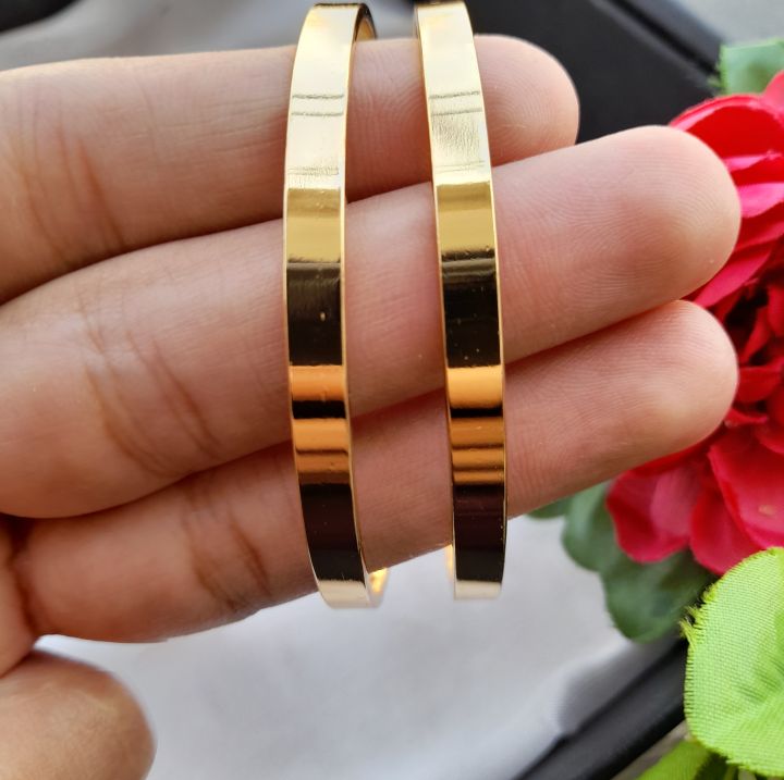 Golden%20Plain%20bangles%20-%20Image%205