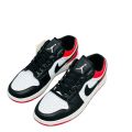 Nike Jordan 1. 