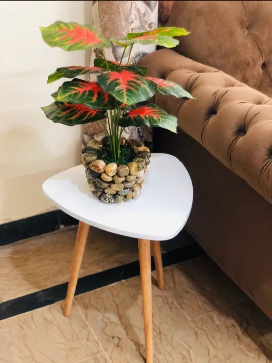 Triangle%20Table%20,%20Side%20Table%20,%20Triangle%20Table%20With%20Natural%20Colour%20Legs%20-%20Image%206