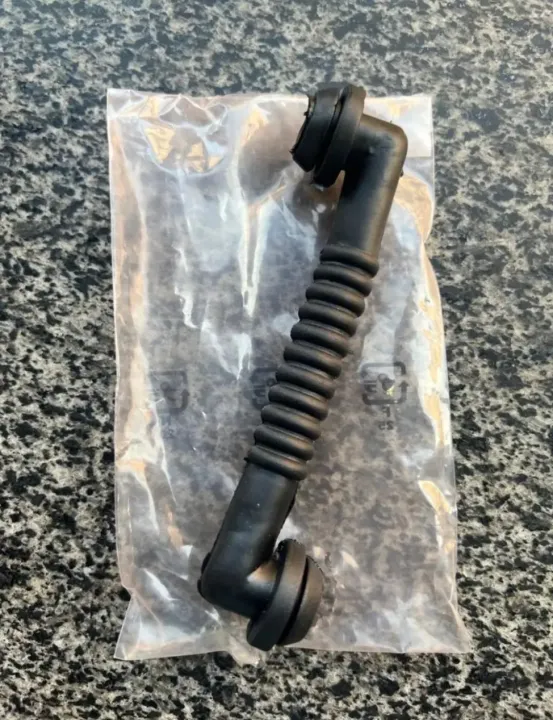 Suzuki%20Mehran%20Diggi%20Pipe%20/%20Wiring%20Pipe%20/%20Trunk%20Wiring%20Pipe%20/%20Diggi%20Rubber%20(%201%20)%20Piece%20Black%20Colour%20-%20Image%203