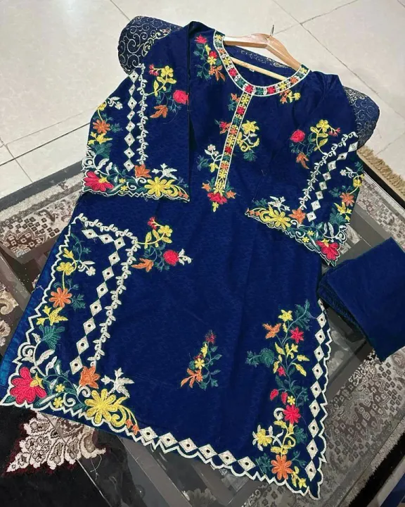 Elegant%20Multi%20Embroidered%20Kurti%20for%20Women%20with%20Trouser%20(2-Piece%20Suit)%20Casual%20Dresses%20for%20Women%20-%20Image%203
