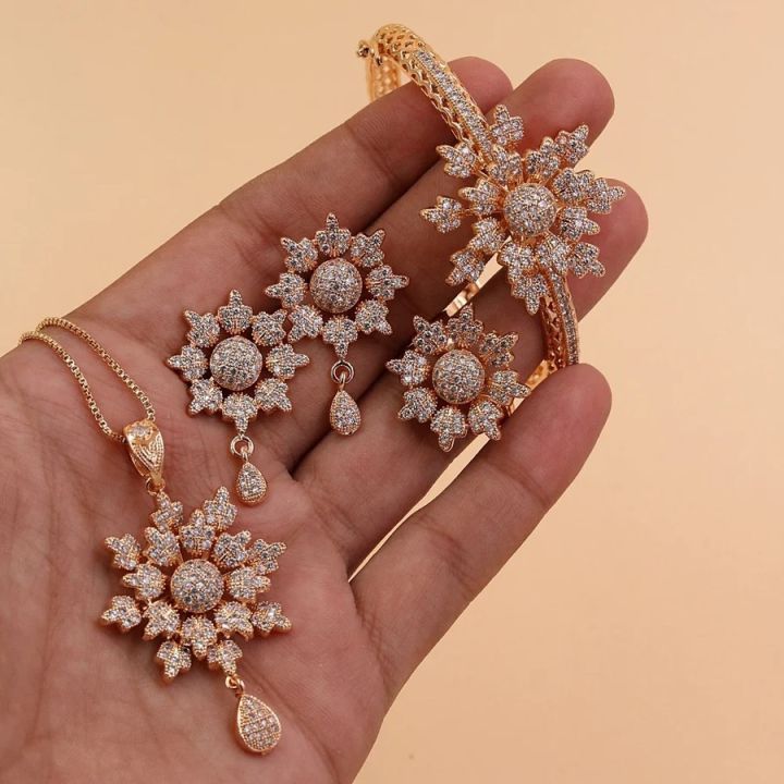 Zircon Jewellery Set Fine Light Weight Fashion Jewelry for Women - Golden