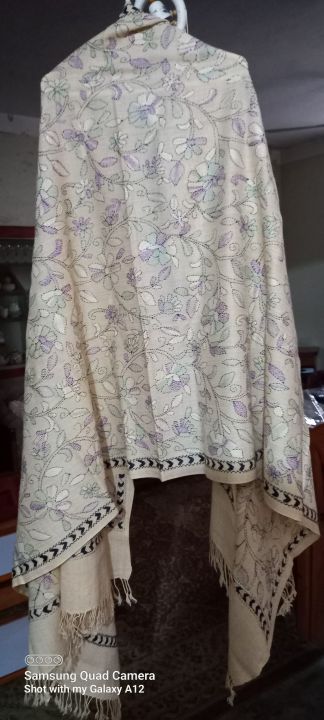 Multani%20Embroidered%20woolen%20Shawl%20-%20Image%202