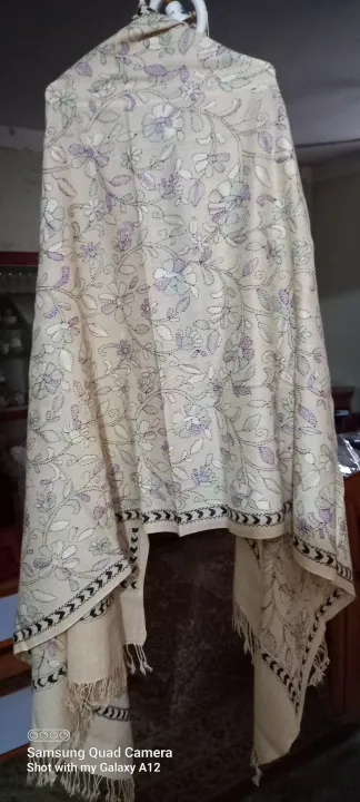 Multani%20Embroidered%20woolen%20Shawl%20-%20Image%202