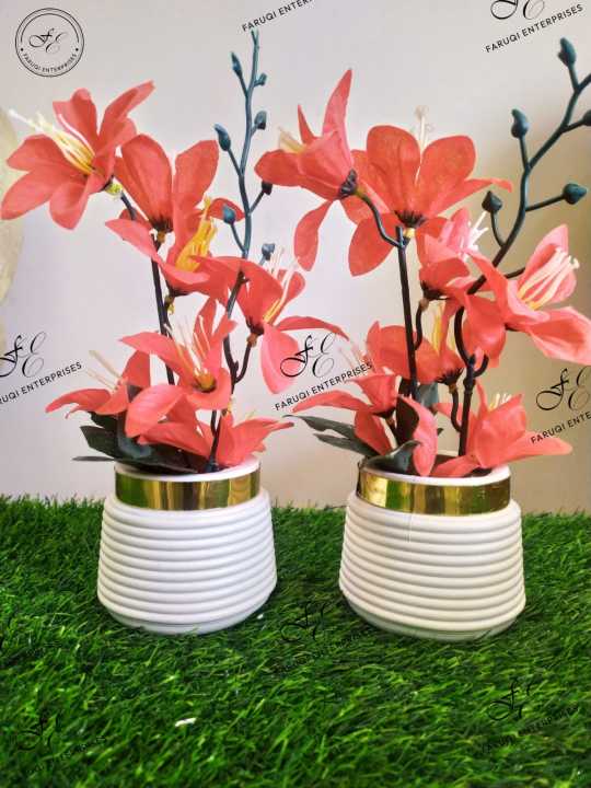 Artificial%20Flower%20Pots%20Set%20of%202%20-%20Golden%20&%20White%20Elegant%20Small%20Table%20Vase,%20Decorative%20Flowers%20&%20Leaves%20for%20Home%20and%20Office%20Decoration,%2010%20Inches%20-%20Image%208