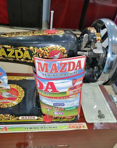 Sewing%20machine%20Mazda%20-%20Image%204