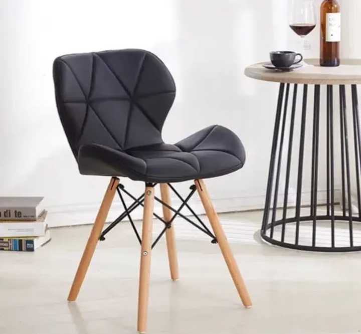 Elegant%20Modern%20Dining%20Chair%20with%20Wooden%20Legs%20and%20Polypropylene%20Molded%20Seat%20-%20New%20-%20Image%202