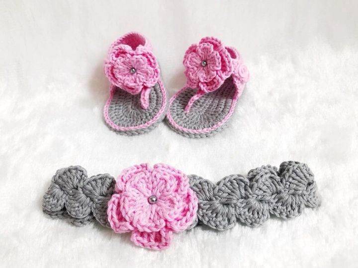 Crochet%20Baby%20Pink%20and%20Grey%20shoes%20and%20headband%20set%20-%20Baby%20headband%20-%20Crochet%20shoes%20-%20Baby%20Shoes%20-%20Baby%20girl%20set%20-%20Baby%20girl%20shoes%20-%20Image%205