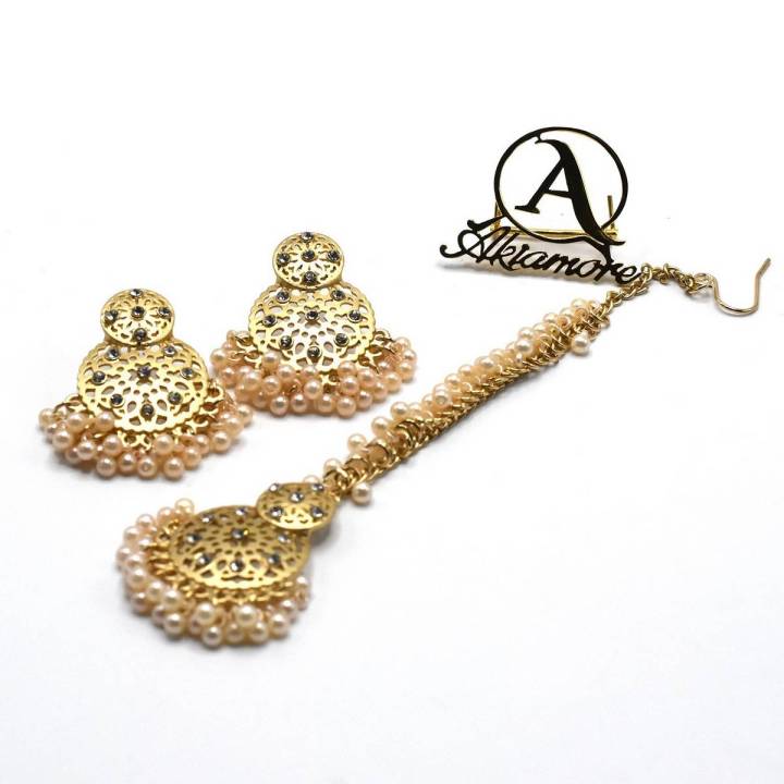 Golden Artificial Bridal Maang Tikka earrings