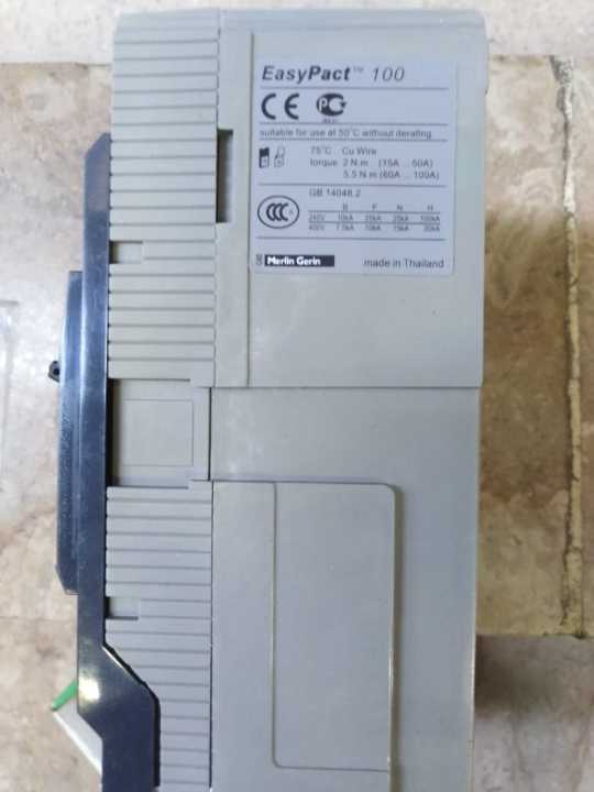 Schneider%20circuit%20breaker%20Easypact%20EZC100N%20(4%20pole)%20-%20Image%207