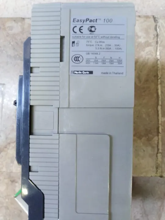 Schneider%20circuit%20breaker%20Easypact%20EZC100N%20(4%20pole)%20-%20Image%207