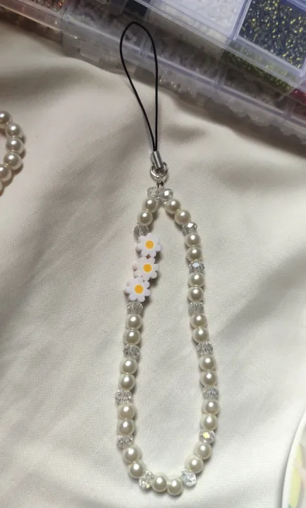 Personalized%20Beaded%20Mobile%20Phone%20Charm%20%E2%80%93%20Custom%20Name%20Wrist%20Strap%20for%20Girls%20%7C%20Trendy%20Pearl%20&%20Bead%20Mobile%20Accessory%20for%20Teens%20-%20Image%205