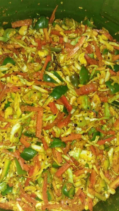 Mixed%20Pickle%20Salad%20Pickle%20Mix%20Achar%20-%201%20KG%20Fresh%20-%20100%25%20Original%20Shikarpuri%20Achar%20-%20Home%20Made%20Shikarpuri%20Pickles%20and%20Chutneys%20-%20Image%203