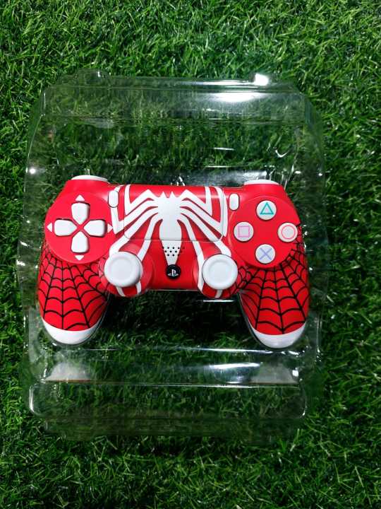 DualShock%204%20Wireless%20Controller%20-%20Red%20-%20Image%202