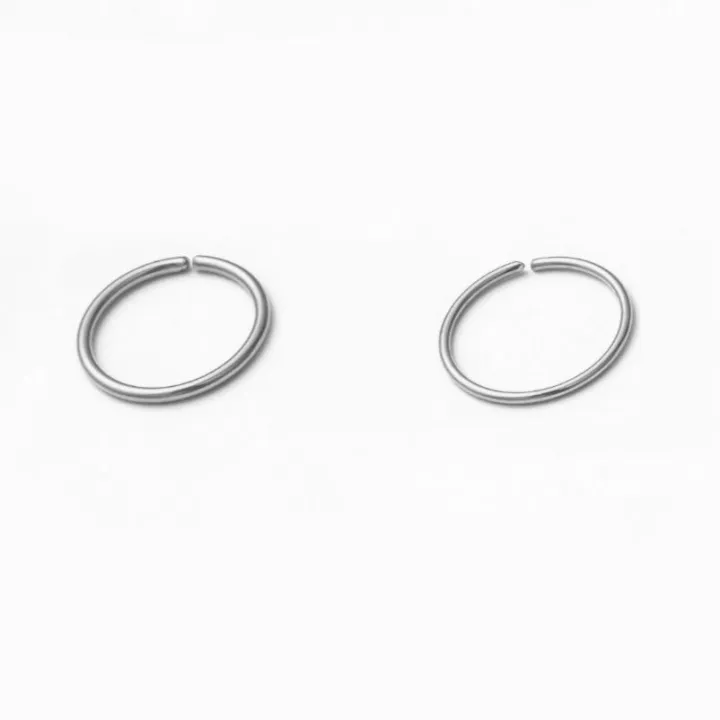 3/5/7/9%20Pairs%20Small%20Hoop%20Earrings%20Pack%20%E2%80%93%20Tiny%20Gold%20&%20Silver%20Hoops%20%7C%20Helix,%20Cartilage%20&%20Tragus%20Earrings%20in%206mm,%208mm,%2010mm,%2012mm%20-%20Image%206