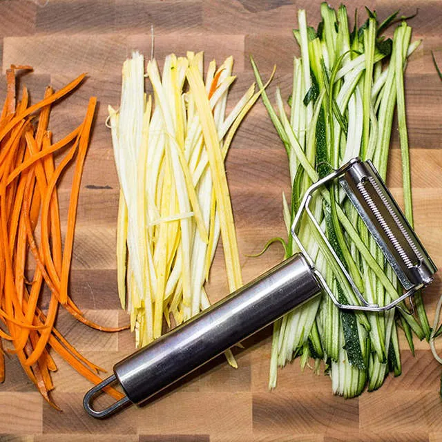 Julienne%20Peeler%20Stainless%20Steel%20Cutter%20Slicer%20for%20Carrot%20Potato%20Melon%20Gadget%20Vegetable%20Fruit%20-%20Image%204