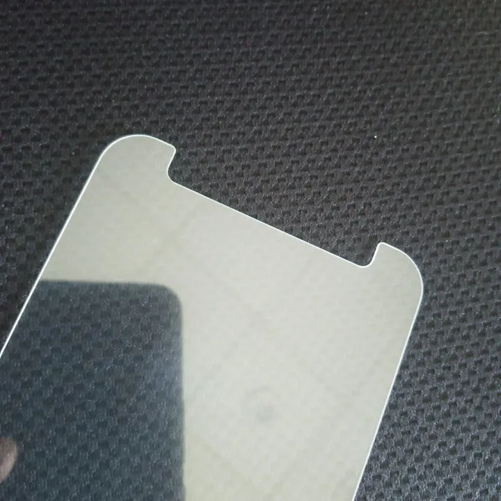 Samsung%20Galaxy%20J5%20-%202.5D%20Polished%20Glass%20-%20Round%20edges%20high%20polished%20and%20clear%20glass%20-%20Protect%20your%20phone's%20screen%20from%20damage%20and%20scratches%20-%200300%20-%20Image%202
