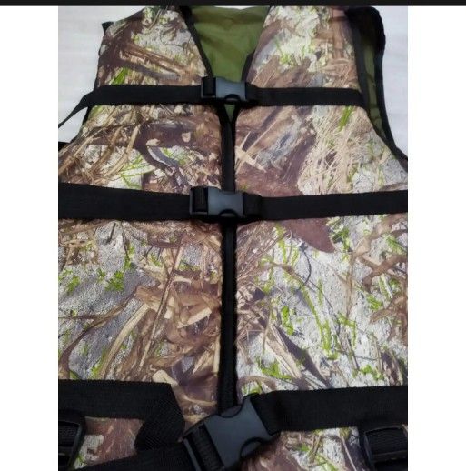 Professional%20life%20jacket%20ofCamouflage%20Color%20Best%20Quality%20Fabric%20,Strips%20,and%20buckle%20Life%20Jacket%20-%20Image%203