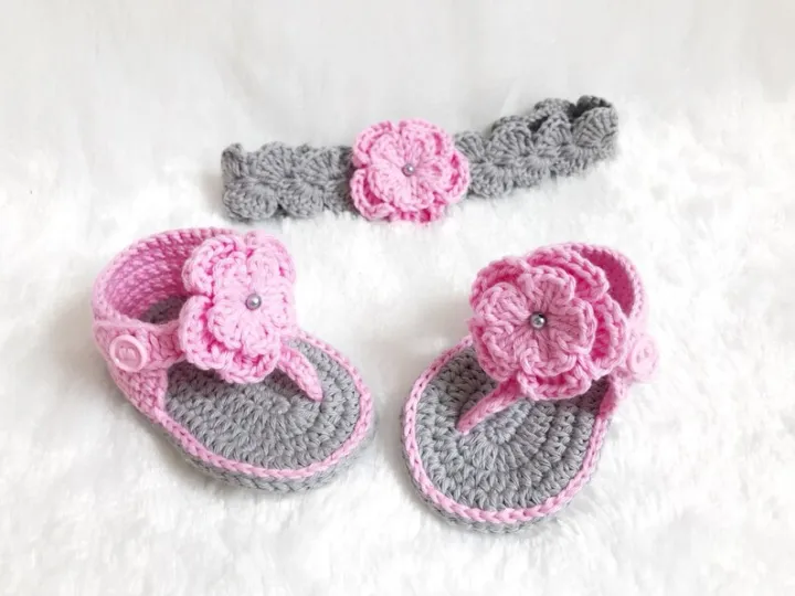 Crochet%20Baby%20Pink%20and%20Grey%20shoes%20and%20headband%20set%20-%20Baby%20headband%20-%20Crochet%20shoes%20-%20Baby%20Shoes%20-%20Baby%20girl%20set%20-%20Baby%20girl%20shoes%20-%20Image%206
