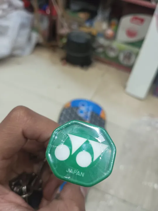 YONEX%20High-Performance%20Badminton%20Racket%20with%20String%20and%20Racquet%20Cover%20-%20Graphite,%20Right-Handed,%20Japan%20(%20Single%20Racket%20)%20-%20Image%205