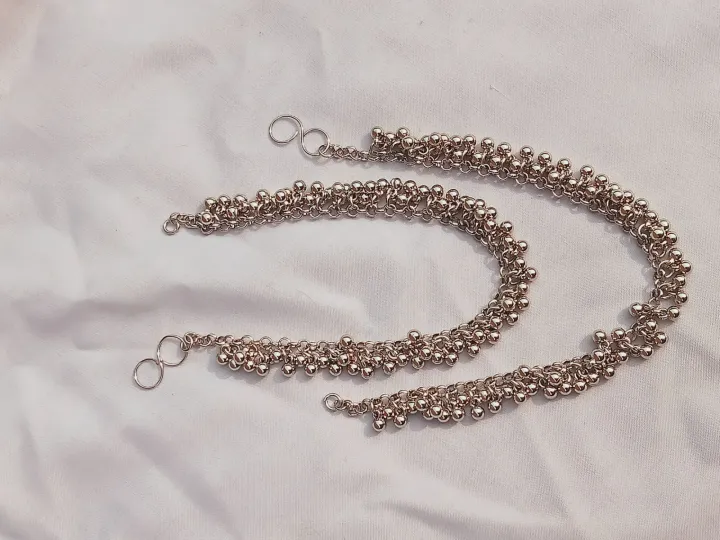 Alloy%20All-Season%20Antique%20Traditional%20Payal%20Anklet%20%E2%80%93%20Elegant%20Jewellery%20for%20Women%20&%20Girls%20with%20Intricate%20Bell%20Design%20-%20Image%206