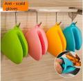 BBQ Gloves Heat Resistant Microwave Oven Gloves Silicone Super Grip Compliance- 1-pair (1pair, Random Color). 
