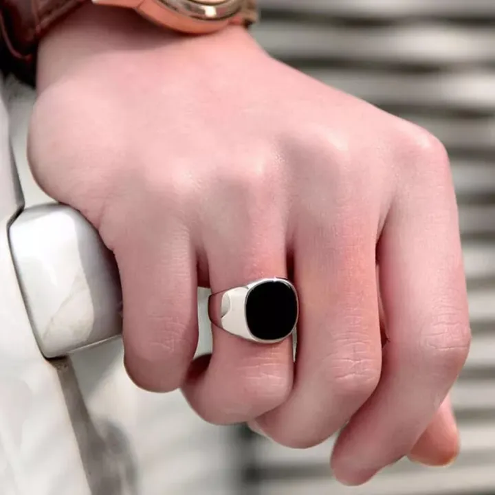 Black%20Stone%20Men%20Fashion%20Ring%20-%20Image%207
