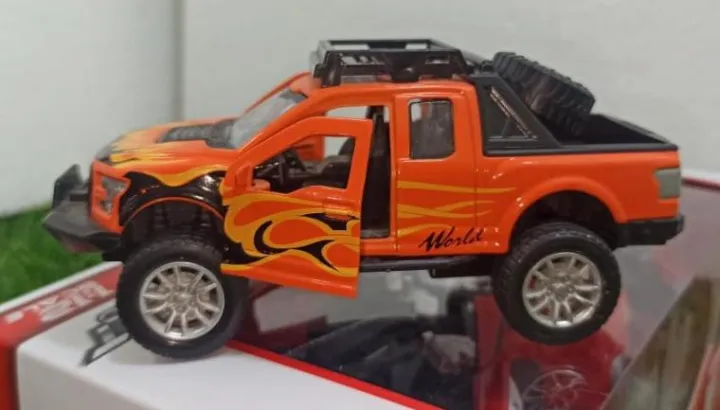 Metal%20Jeep%20car%20Diecast%20with%20Open%20Door%20Function%20-%20Flash%20Sale%20-%20Image%204