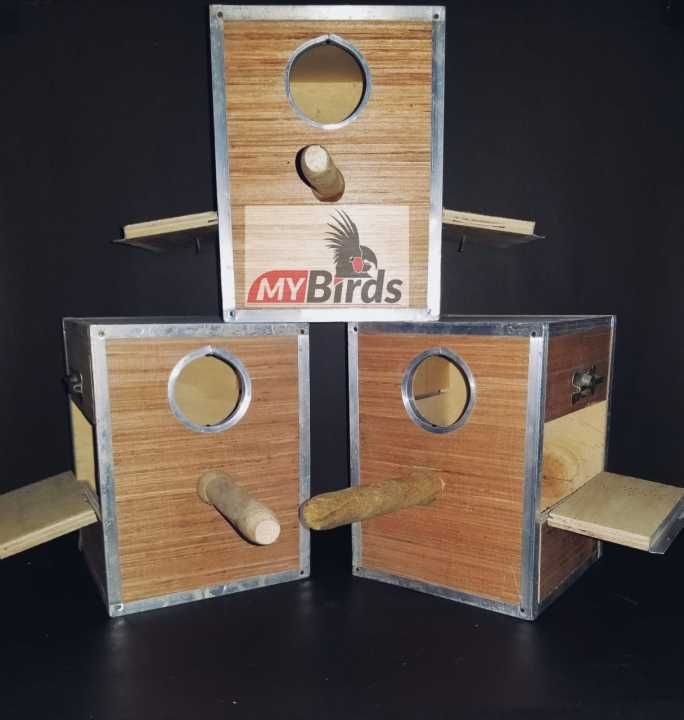 Budgies%20And%20Love%20Birds%20Breeding/Nesting%20Box.%20(Standard%20Size).%20-%20Image%203