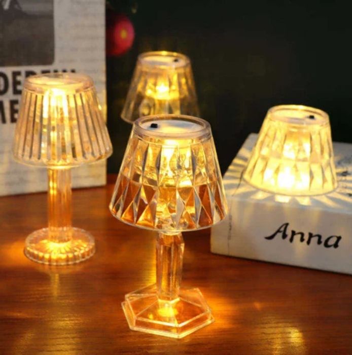 Transparent%20Mini%20Crystal%20Table%20Lamp%20With%20Reflection%20Light%20-%20Image%202