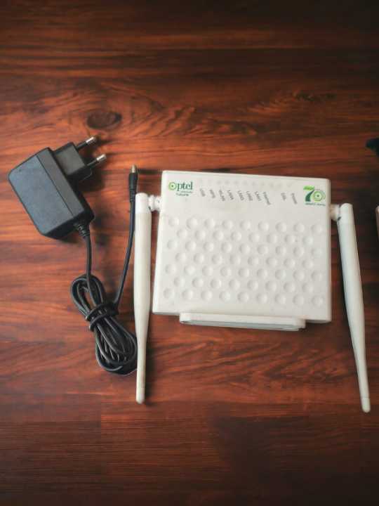 PTCL ZTE ROUTER /  USED MODEM / Wide Range / WIFI Extender /  WITH CHARGER