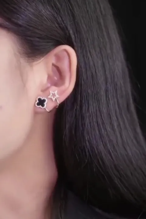 Fashion%20Four%20Leaf%20Clover%20Necklace%20For%20Women%20Girl%20Jewelry%20Accessories%20-%20Image%203