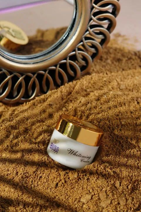 Bliss%20Pure%20Natural%20Skin%20Whitening%20Cream%20for%20face%20%20%7C%20Remove%20Dark%20Spots%20%7C%20Vitamin%20E,%20Vitamin%20C,%20Mineral%20Oil,%20Glycerin%20%20%7C%2030gm%20%7C%20Available%20at%20Bliss%20Pure%20-%20Image%207