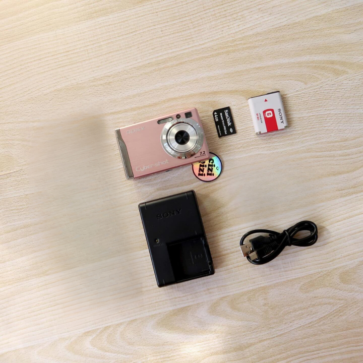 Sony%20Cyber-shot%20DSC-W80%20Pink%20%E2%80%93%207.2%20MP%20%7C%20Compact%20&%20Stylish%20Camera%20%7C%203x%20Optical%20Zoom%20%7C%20Great%20Condition%20(9.5/10)%20-%20Image%204