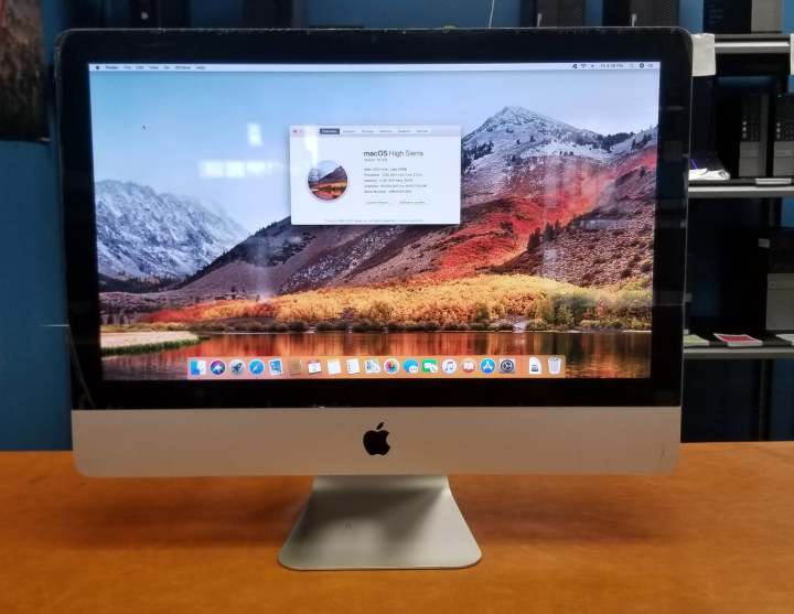 Apple imac late 2009 21.5 inch wide screen  4gb ram 500gb hard speaker , wifi , camera , all in one pc