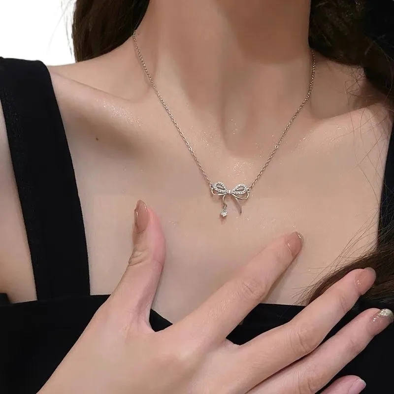 Silver Beautiful Crystal Bow Tie Zircon Pendant Necklace Clavicle