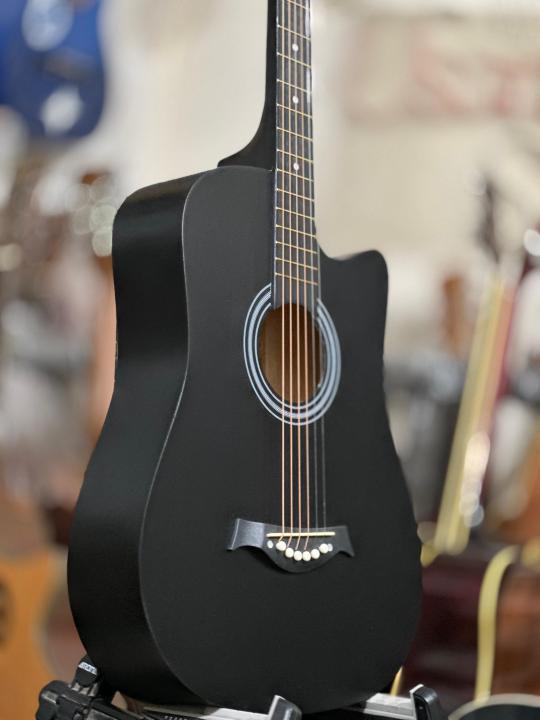 Acoustic%20Guitar%20With%20Free%20Bag%20+%20Many%20Accessories%20(%20Special%20OFFER%20)%20-%20Image%202