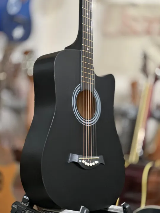 Acoustic%20Guitar%20With%20Free%20Bag%20+%20Many%20Accessories%20(%20Special%20OFFER%20)%20-%20Image%202