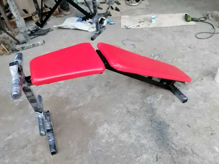 High%20Quality%20MULTI%20ADJUSTABLE%20GYM%20BENCH%20INCLINE%20DECLINE%20BENCH%20PRESS%207%20in%201%20-%20Image%204