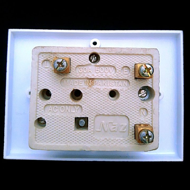 3%20Pin%20Power%20Plug%20Socket%20(Light%20Plug)%20Wall%20Socket%20Plate%20-%20500%20Volts%20/%2030%20Amp%20High%20Quality%20Used%20for%20AC%20-%20Image%204