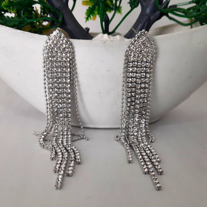 Elegant & Unique Design Earrings with Silver Tassels For Girls - Long Fashion Shiny Earrings Party Jewelry Gifts For Ladies & Womens