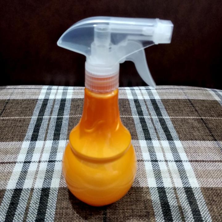 High Quality Imported  Plastic water Spray Shower bottle  450 ml